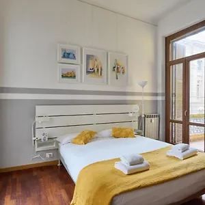 https://artist-nadias-apartment-in-porta-vercellina.italymilanhotels.net
